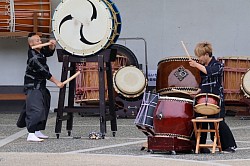 100人太鼓出演